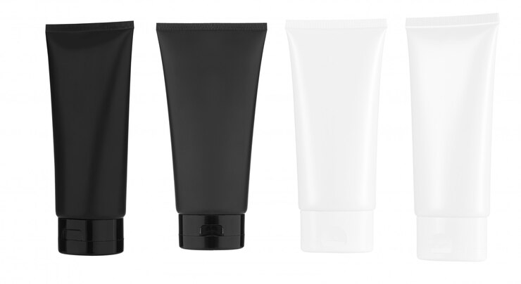 Photo produits cosmétiques mock up sur un fond blanc. collection d&#39;emballage cosmétique. isolé.