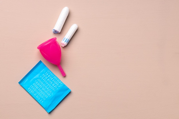 Produits d'hygiène menstruelle, y compris tasse, serviettes hygiéniques et tampons