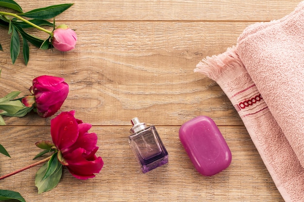Produits pour soins du visage et du corps Serviette éponge douce parfumée au savon et fleurs de pivoine