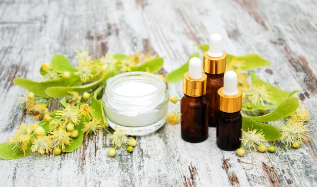 Produits de spa aux fleurs de tilleul