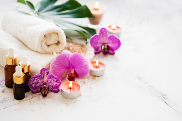 Produits de spa avec des orchidées