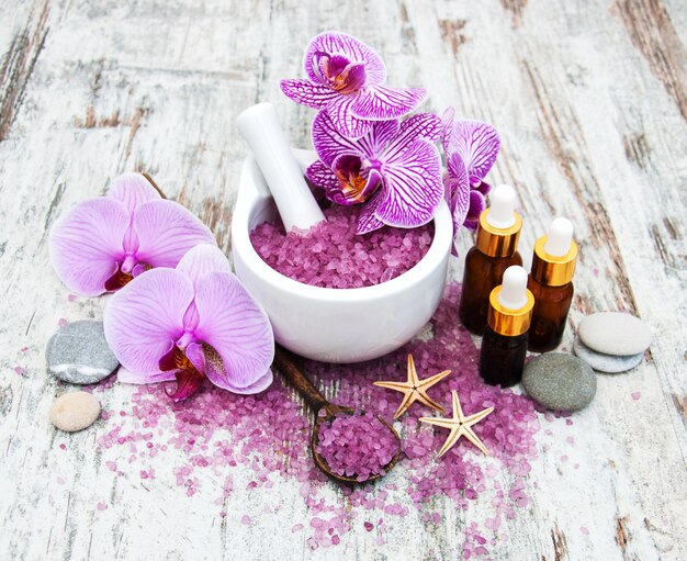 Produits de spa avec des orchidées