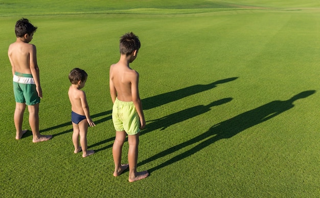 Profitant de l&#39;herbe parfaite