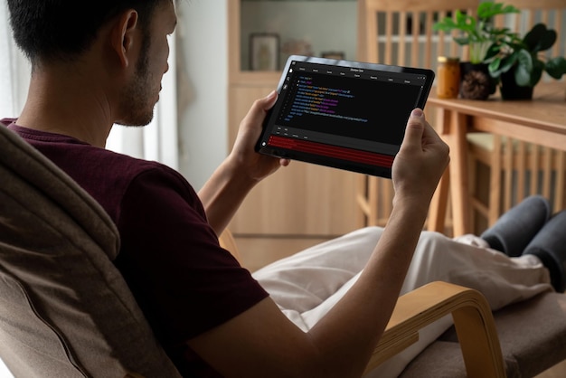 Programmation de développement de logiciels sur l'écran de l'ordinateur pour une application moderne