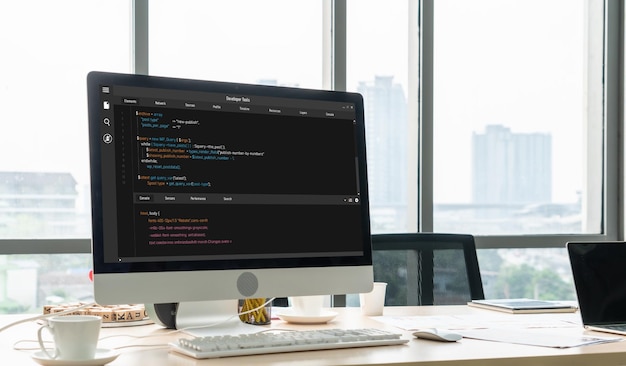 Programmation de développement de logiciels sur écran d'ordinateur pour une application moderne