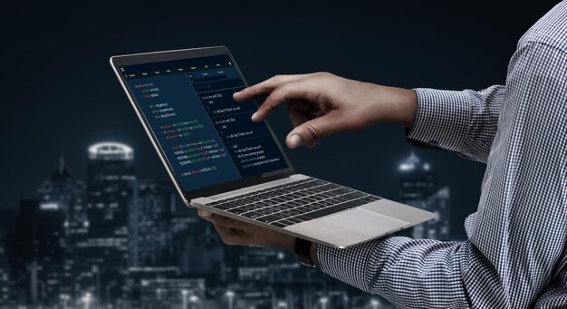 Programmation de développement de logiciels sur écran d'ordinateur pour une application moderne