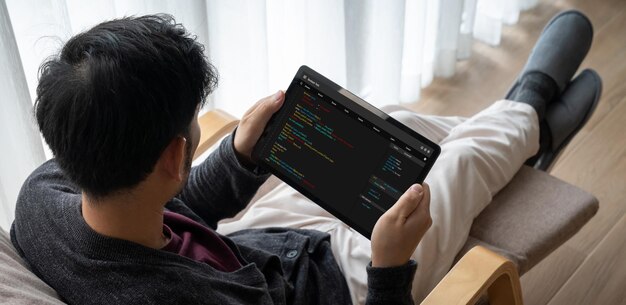 Programmation de développement de logiciels sur écran d'ordinateur pour une application moderne