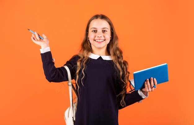 Programme scolaire Connaissances scolaires Développement des talents Étudiant prêt pour les cours Éducation scolaire pour niveau avancé Concept d'apprentissage facile Inspiration pour étudier Échange d'étudiants internationaux