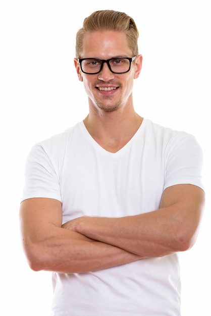 Projectile studio, de, heureux, jeune, beau, homme souriant, quoique, porter, lunettes