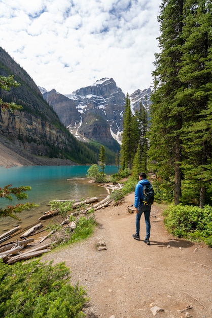 Une promenade autour du lac Moraine