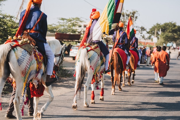 Promenade en charrette à cheval au marché Sadar