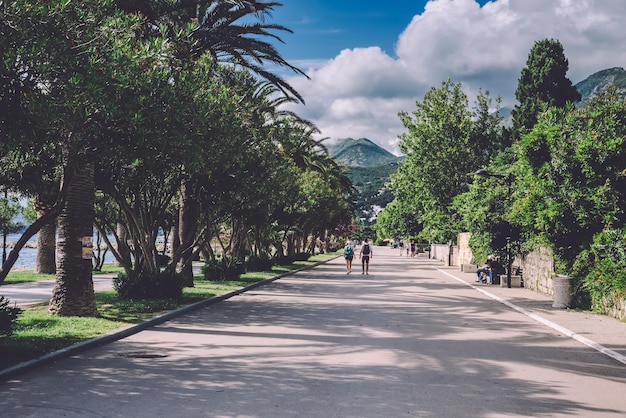 Promenade dans le nouveau Bar Monténégro