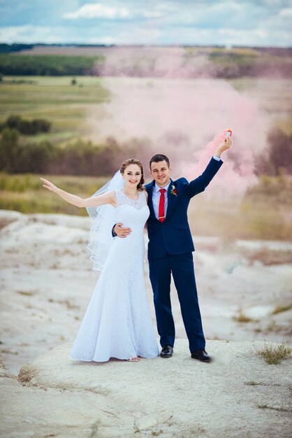 Promenade de mariage sur la nature