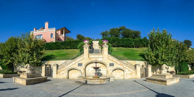 Promenade de la plage dorée à Odessa