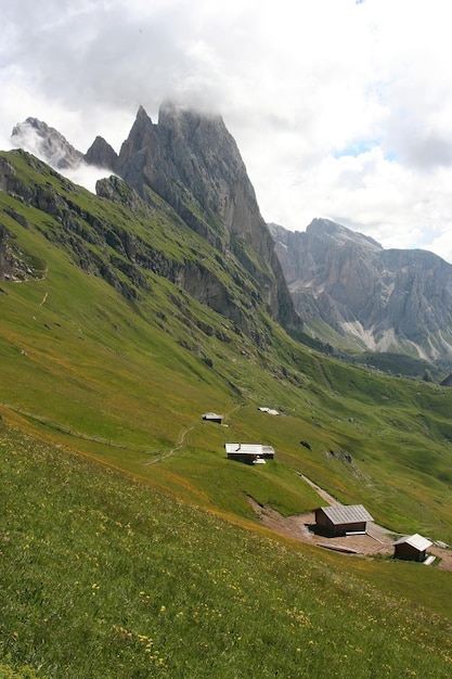 Promenez-vous dans les Dolomites italiennes