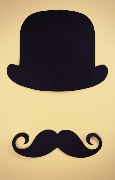 Photo props de photobooth moustache de bowler sur fond beige