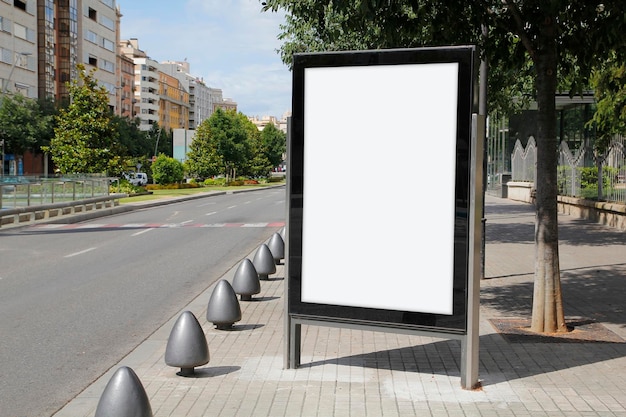 Publicité vierge dans la rue