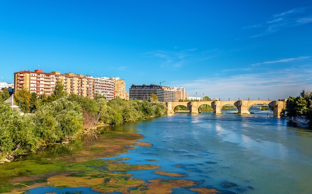 Puente de Piedra à Saragosse Espagne