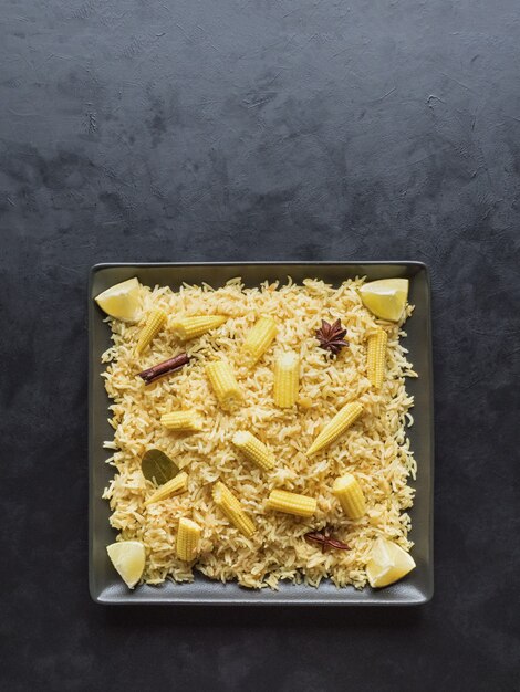 Pulao de maïs bébé. Biryani végétarien, cuisine indienne