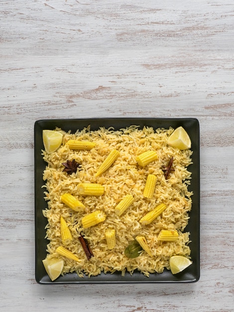 Pulao de maïs bébé. Biryani végétarien, cuisine indienne