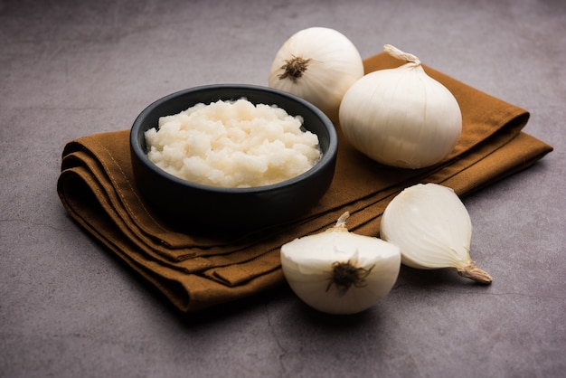 Purée d'oignons blancs ou pâte Safed Pyaj ka