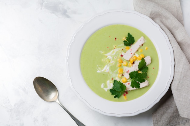 Purée de soupe verte maison de brocoli