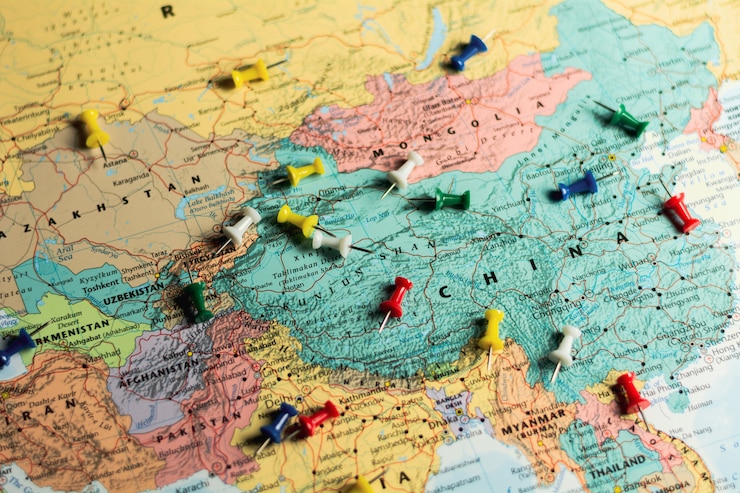 Photo push pins sur la carte du monde.