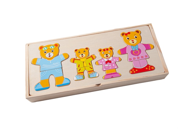 Puzzle ours rigolos en bois. Dans la boite. Jouet éducatif Montessori. Fond blanc. Fermer.