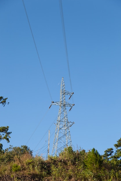 Pylône électrique à haute tension