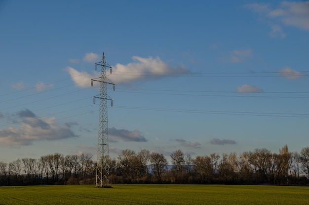 Pylône électrique en paysage