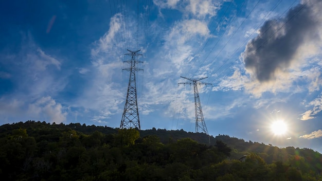 Pylône de tours à haute tension