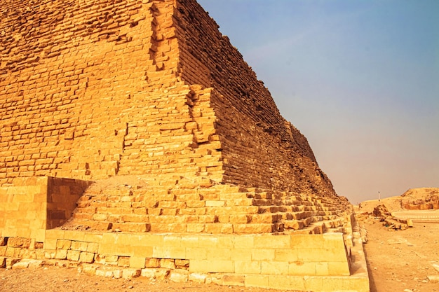 La pyramide de Djoser dans le désert du Sahara Egypte