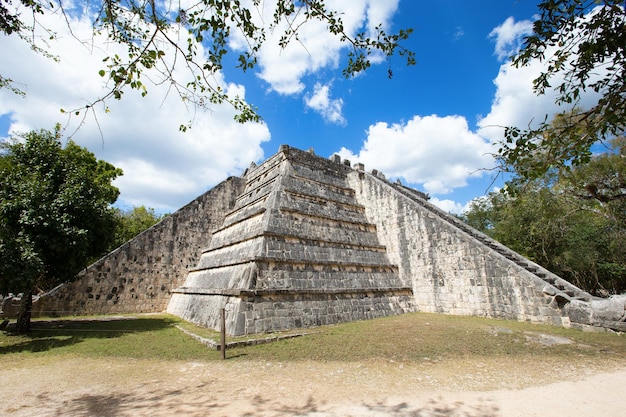 Pyramide de Kukulkan à Chichen Itza Mexique Site
