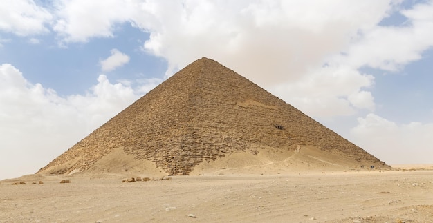 Pyramide rouge de Dahchour au Caire Egypte