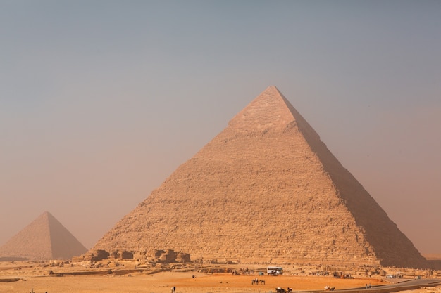 Pyramides égyptiennes célèbres de Gizeh
