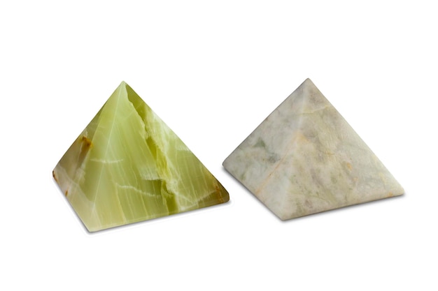 Pyramides minérales d'onyx vert et blanc faites à la main pour la décoration