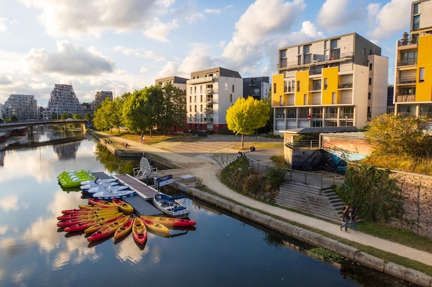 Quai SaintCyr et Vilaine à Rennes Bretagne France