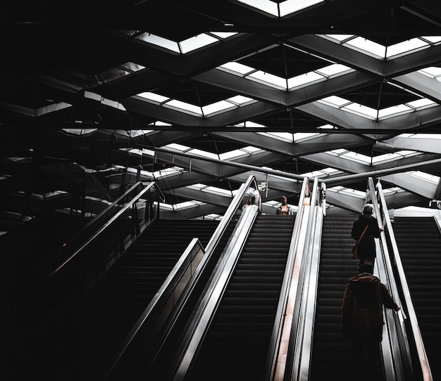 Photo quartier de la gare avec escalator