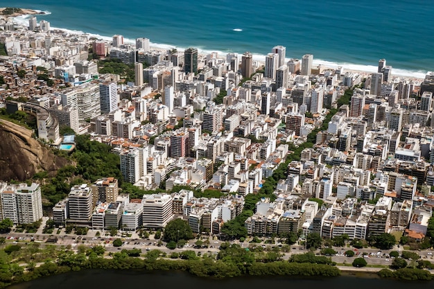 Quartier d'Ipanema à Rio de Janeiro, vue depuis un drone.