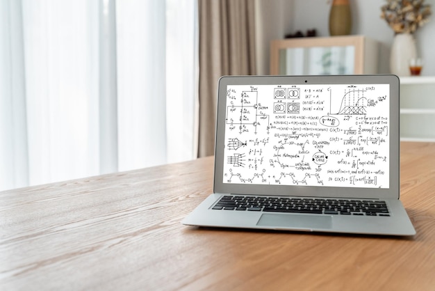 Équations mathématiques et formule à la mode sur écran d'ordinateur