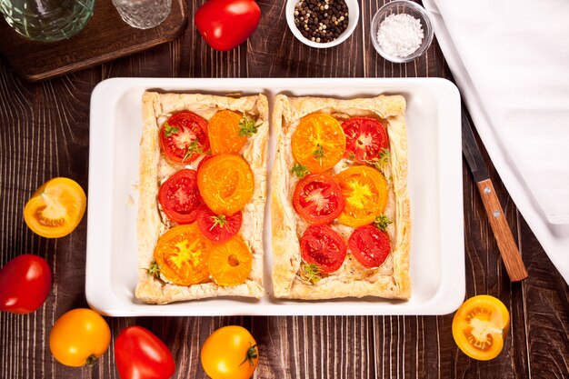 Quiche feuilletée tarte aux tomates rôties