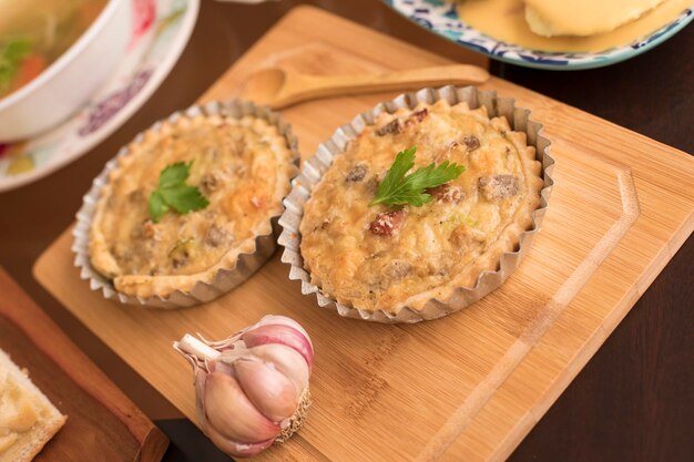 Quiche tartelette à l'ail cuite maison petite portion perso