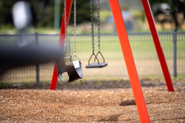 Équipement de terrain de jeu dans un parc en ville de campagne Australie