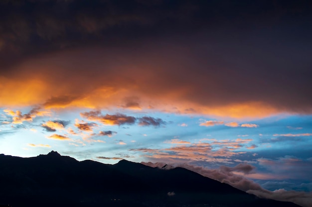 Photo quito al atardecer