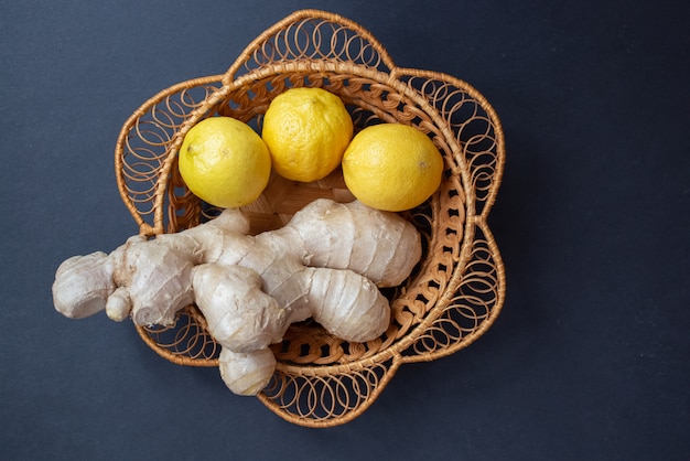 Racine de gingembre et citron. Remèdes contre le rhume naturels et savoureux