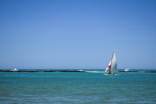 Radeau dans la mer