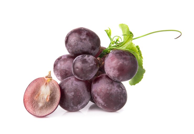 Photo raisin sur un fond blanc