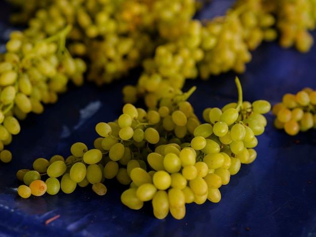 Raisins frais sur le marché