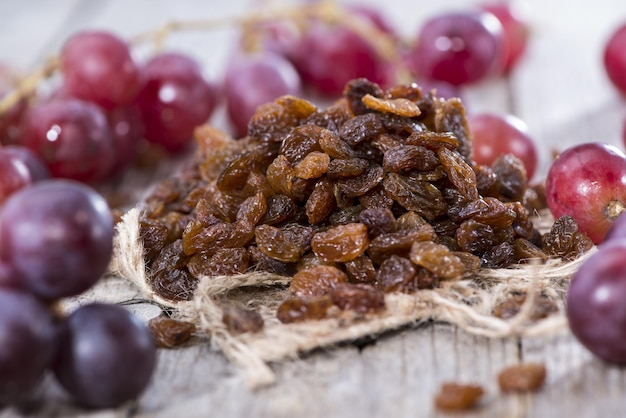 Photo raisins secs et raisins