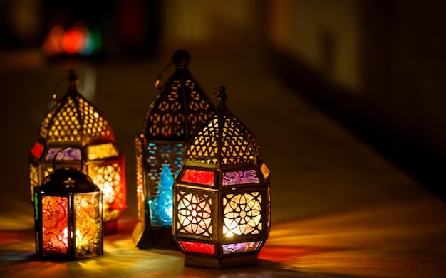 Ramdan est en train de se nourrir.